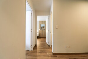 Apartment - w Extraordinary 2BR w Balcony in Miraflores (Lima)