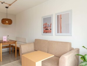 1 bedroom, bed sheets - w Astonishing 1BR With Terrace at Poblado (Medellín)