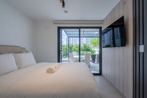 Apartment | 1 bedroom, Internet - w Radiant 1BR w Modern Balcony in San Francisco (Panama City)
