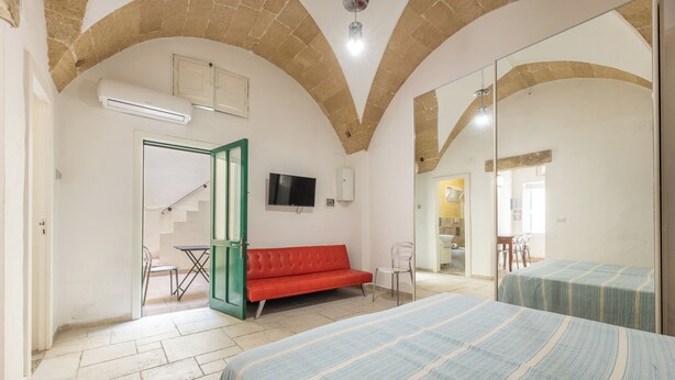 1 bedroom, bed sheets - Monolocale Borgo Antico In Gallipoli (Gallipoli)