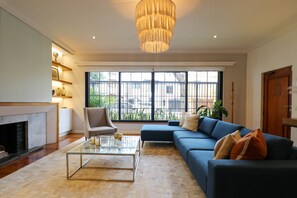 아파트 | 3 개의 침실, 책상, 인터넷