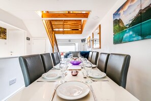 Hus | 4 sovrum, skrivbord, strykjärn/strykbräda och internet