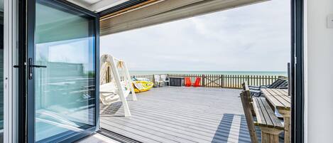 House | 4 bedrooms, desk, iron/ironing board, Internet