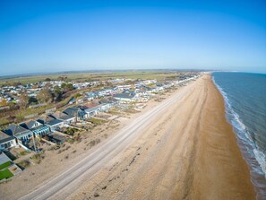 House | 4 bedrooms, Internet - Large Family Getaways Metres From the Beach (Pevensey)