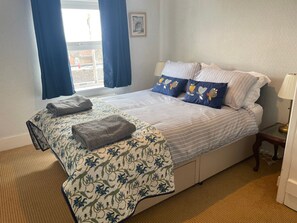 House | 4 bedrooms, Internet - Large Family Getaways Metres From the Beach (Pevensey)