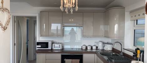 Studio | 2 bedrooms, iron/ironing board, Internet