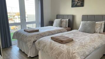 Studio | 2 bedrooms, iron/ironing board, Internet