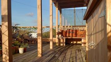 2 bedrooms, iron/ironing board, Internet