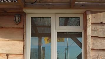 2 bedrooms, iron/ironing board, Internet