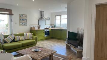 2 bedrooms, iron/ironing board, Internet