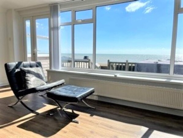 House | 4 bedrooms, iron/ironing board, Internet - Exquisite Beachfront Residence With Luxurious Interiors The Cozy Clam Pevensey Bay (Pevensey)