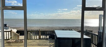 Exquisite Beachfront Residence With Luxurious Interiors The Cozy Clam Pevensey Bay