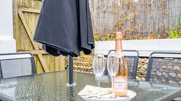 House | 4 bedrooms, iron/ironing board, Internet