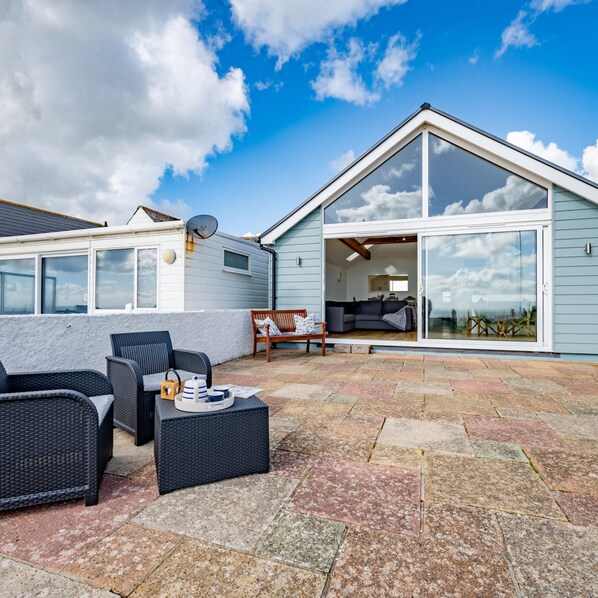 3 bedrooms, iron/ironing board, Internet - Fisherman s Croft Your Dream Getaway Awaits (Pevensey)