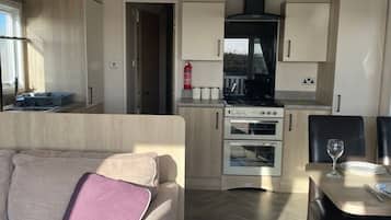 House | 2 bedrooms, iron/ironing board, Internet