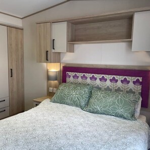 2 bedrooms, iron/ironing board, Internet - 74 Bayside Cove Pevensey Bay Holiday Park (Pevensey)
