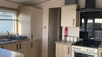 House | 2 bedrooms, iron/ironing board, Internet