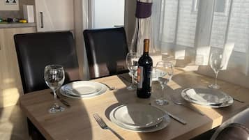 House | 2 bedrooms, iron/ironing board, Internet