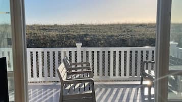 House | 2 bedrooms, iron/ironing board, Internet