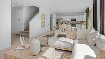 House | 5 bedrooms, Internet