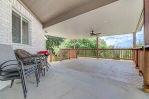 Terrace/patio - Spacious 3BR Retreat Close to Downtown & Outlets (San Marcos)