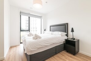 Apartemen | 2 kamar tidur dan meja kerja