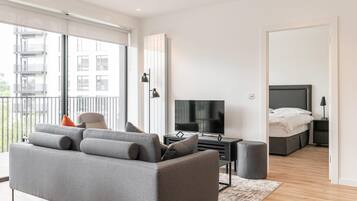 Apartment | 2 bedrooms, desk