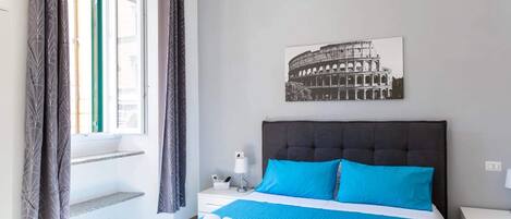 3 室のベッドルーム、デスク、アイロン / アイロン台、WiFi