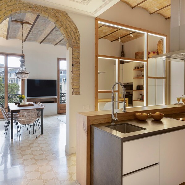 Apartment | 2 bedrooms, Internet - The Avenue 2BR Luxury Unit in Diagonal Ave (Barcelona)