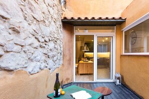 Apartment | 1 bedroom, Internet - Rustic Gav 1 Bedroom Apartment With Outdoor Patio (Barcelona)
