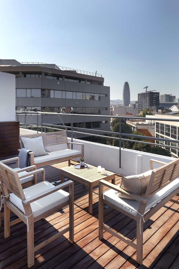 Exterior - Grand Oasis Bright 2 Bedroom in Poble Nou (Barcelona)