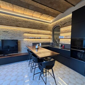 Apartment | 3 bedrooms, Internet - Upper Diagonal 3BR Luxury Unit in Diagonal Ave (Barcelona)