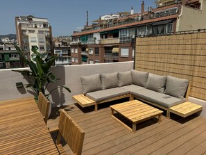 2 bedrooms, Internet - The Roger Terrace 2BR With Pool gym in Barcelona (Barcelona)