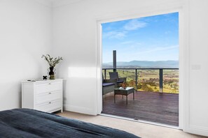 4 bedrooms, Internet - Skyline Views Yarra Valley s Elevated Escape (Yarra Glen)