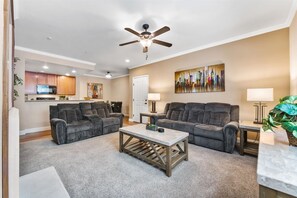 Apartment - Marketing in Reno With 2 Bedrooms and 2 Bathrooms (Reno)