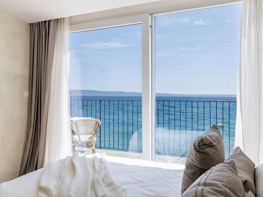 Suite presidencial | Ropa de cama hipoalergénica, minibar, caja fuerte y escritorio