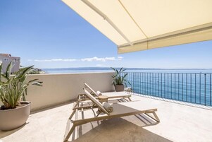 Suite, 2 Bedrooms, Balcony, Sea View | Terrace/patio