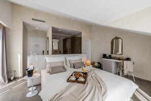 Suite, Balcony, Sea View | Hypo-allergenic bedding, minibar, in-room safe, desk - Hotel Aria (Podstrana)