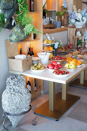 Tägliches inbegriffenes Frühstücksbuffet