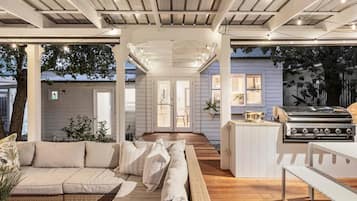 House | 6 bilik tidur, Internet