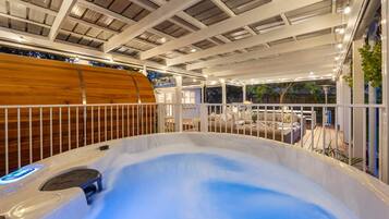 House | 6 bedrooms, Internet