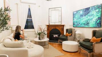 House | 6 bedrooms, Internet