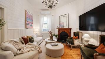 House | 6 bedrooms, Internet