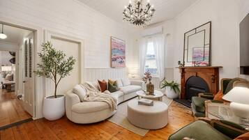 House | 6 bilik tidur, Internet