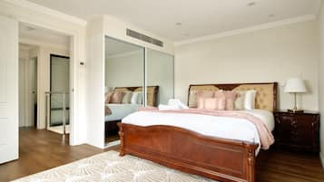 Apartment | 3 bedrooms, desk, Internet