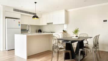 Apartment | 3 bedrooms, desk, Internet