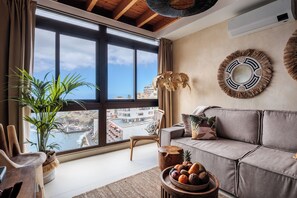 3. Two-storey Deluxe Apartment with bathtub and stunning rooftop terrace. Oceanview. | วิวทะเล/มหาสมุทร