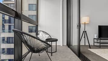 Apartment | 1 bedroom, desk, iron/ironing board