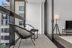 Apartment | 1 bedroom, desk, iron/ironing board - Richmond Premium Escape - Walk to the MCG (Richmond)