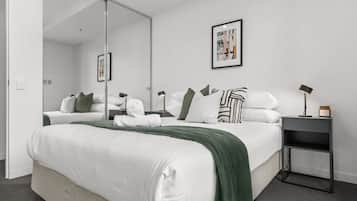 Apartment | 1 bedroom, desk, iron/ironing board